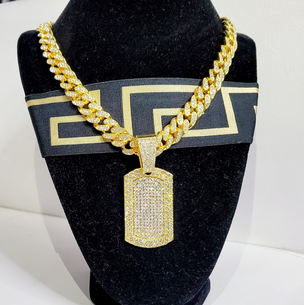 MENS CUBAN LINK STATEMENT NECKLACE